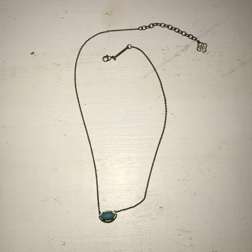 Like new Kendra Scott turquoise pendant necklace